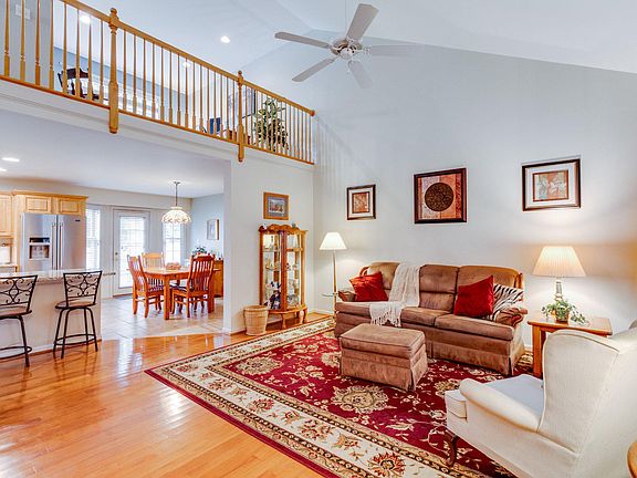 2nd image of 1285 Willow Creek Dr