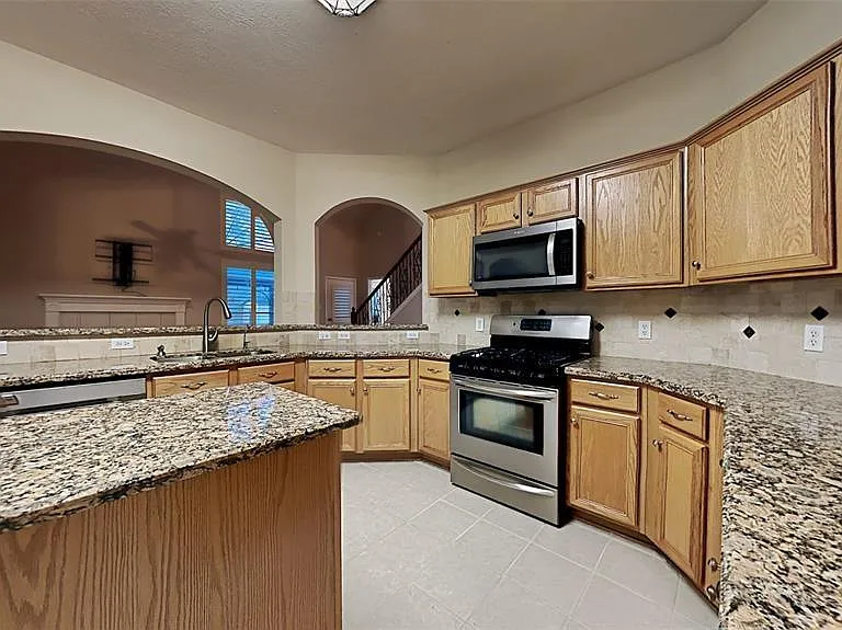 2114 Winding Hollow Dr — Photo 4