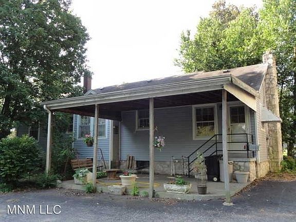 3rd image of 708 Highland Way