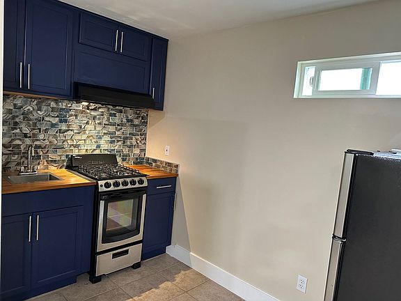 5th image of 941 2nd St #B