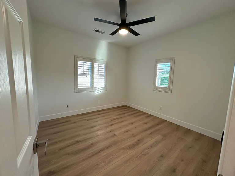 1523 Clifftop Ave — Photo 36