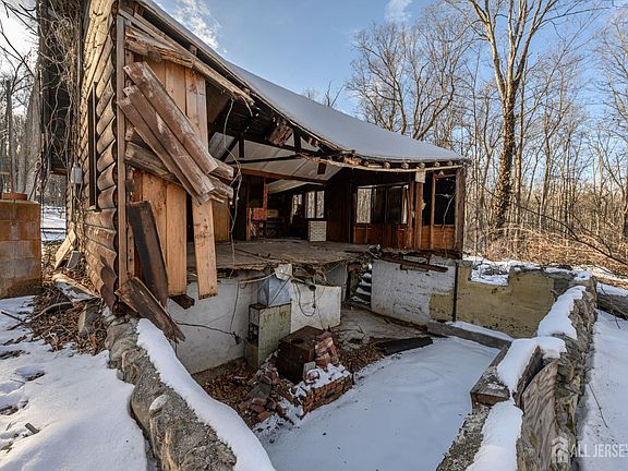 3rd image of 10 Flatbush Rd