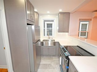 7030 66th St, Ridgewood, NY 11385