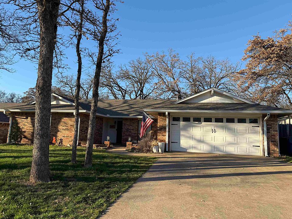 1st image of 805 Daryl Pl
