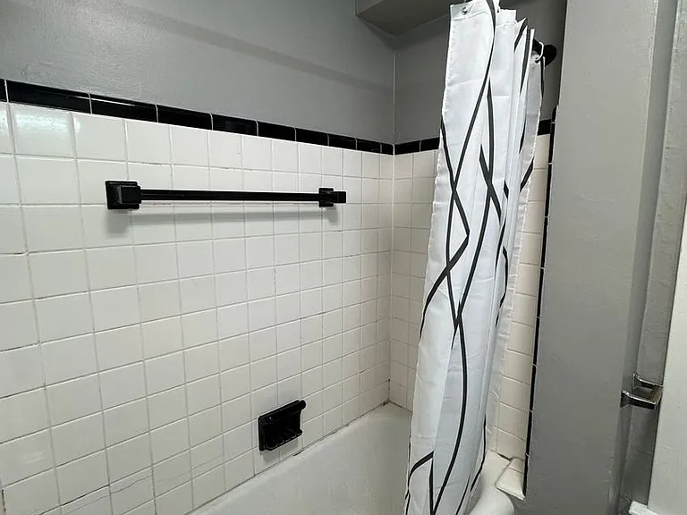 1338 Washtenaw Ave — Photo 12