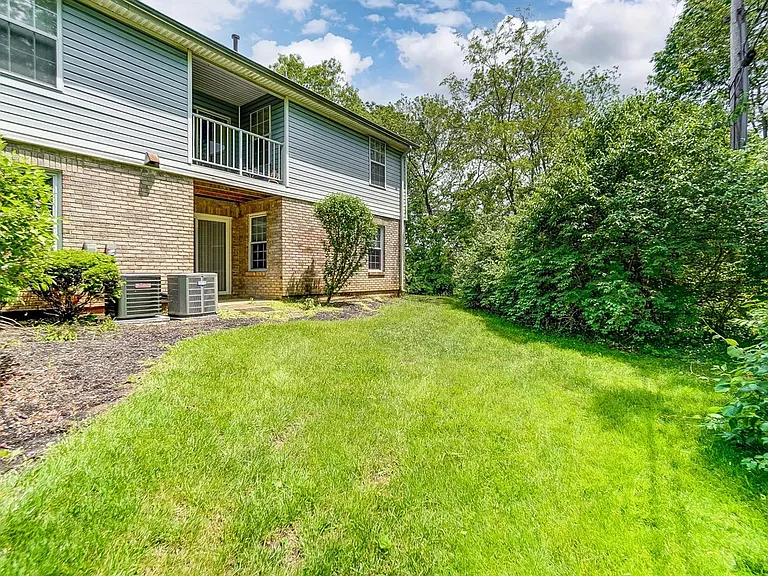 9728 Timberview Ct #10 — Photo 37