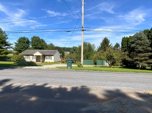 390 Pine Grove Rd