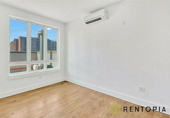 3rd image of 85 Montrose Ave APT 1F