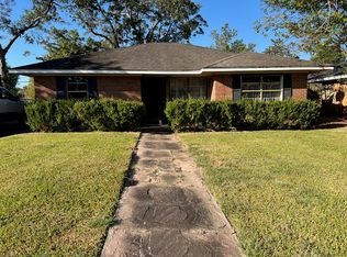 210 Walnut St, Lake Jackson, TX 77566