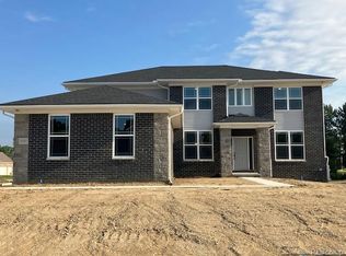 26505 Triple Crown Dr, South Lyon, MI 48178