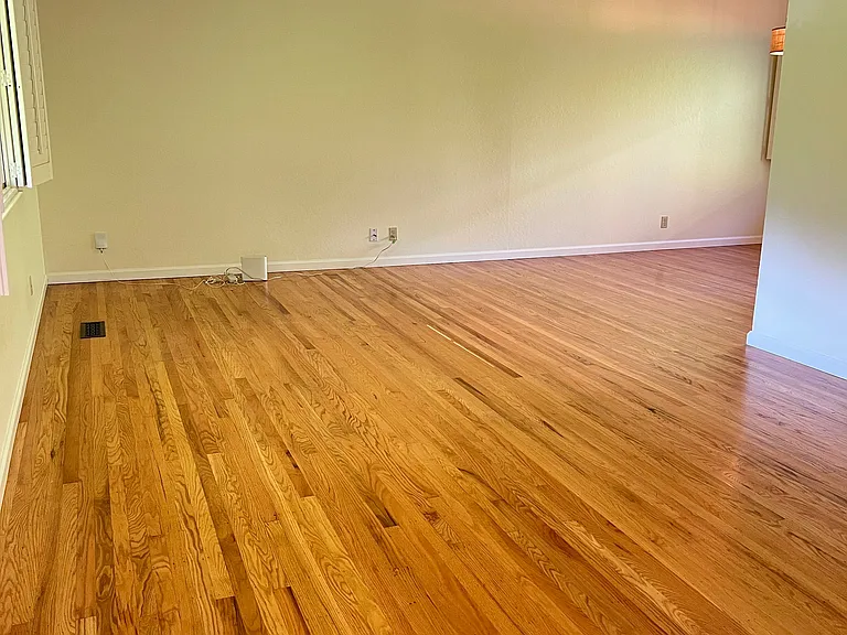 233 Calvin Pl — Photo 2