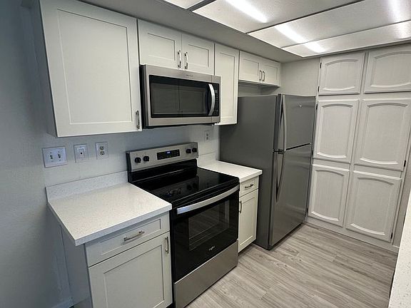 5th image of 98-1740 Kaahumanu St #19A