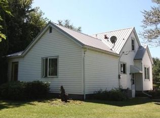 942 Brook Rd, Waterloo, IA 50703