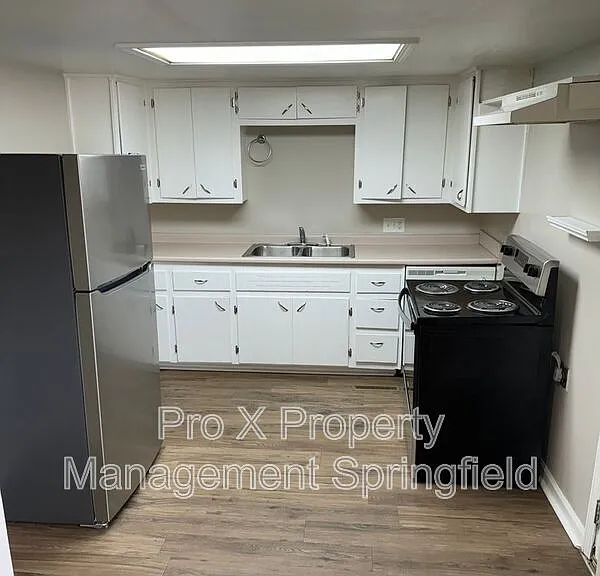 2929 E University St #6 — Photo 8