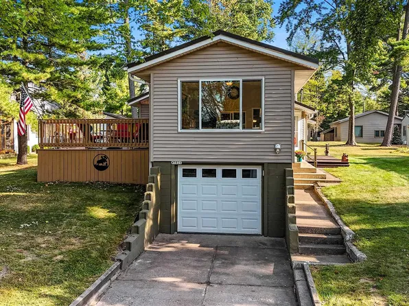 W5826 Sunset Cir, Shawano, WI 54166