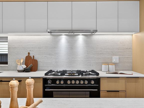 4th image of 58 E 40th Ave #1