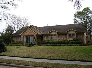 8026 Braes Meadow Dr, Houston, TX 77071