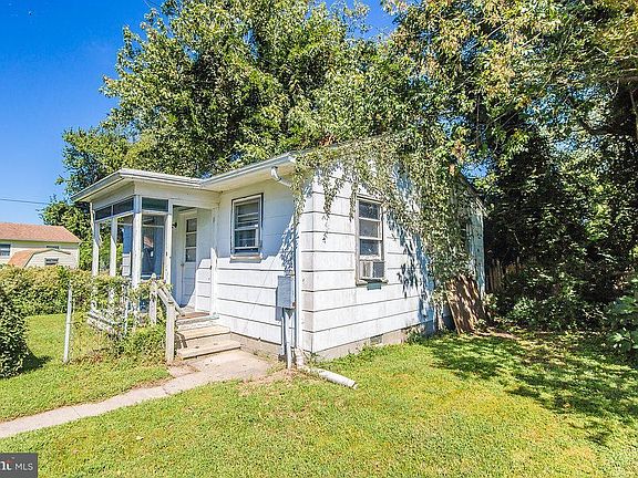 5th image of 12905 Lake Pl