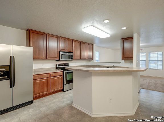 3rd image of 431 Redbud Trce