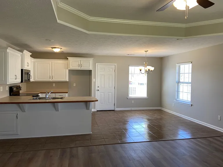 122 Peach St — Photo 3