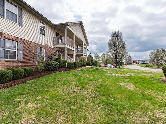 5th image of 111 Park Hill Ln APT 204