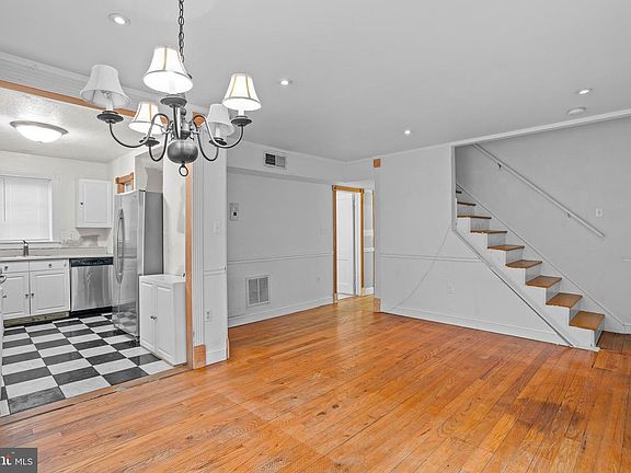4th image of 6028 Rixey Dr