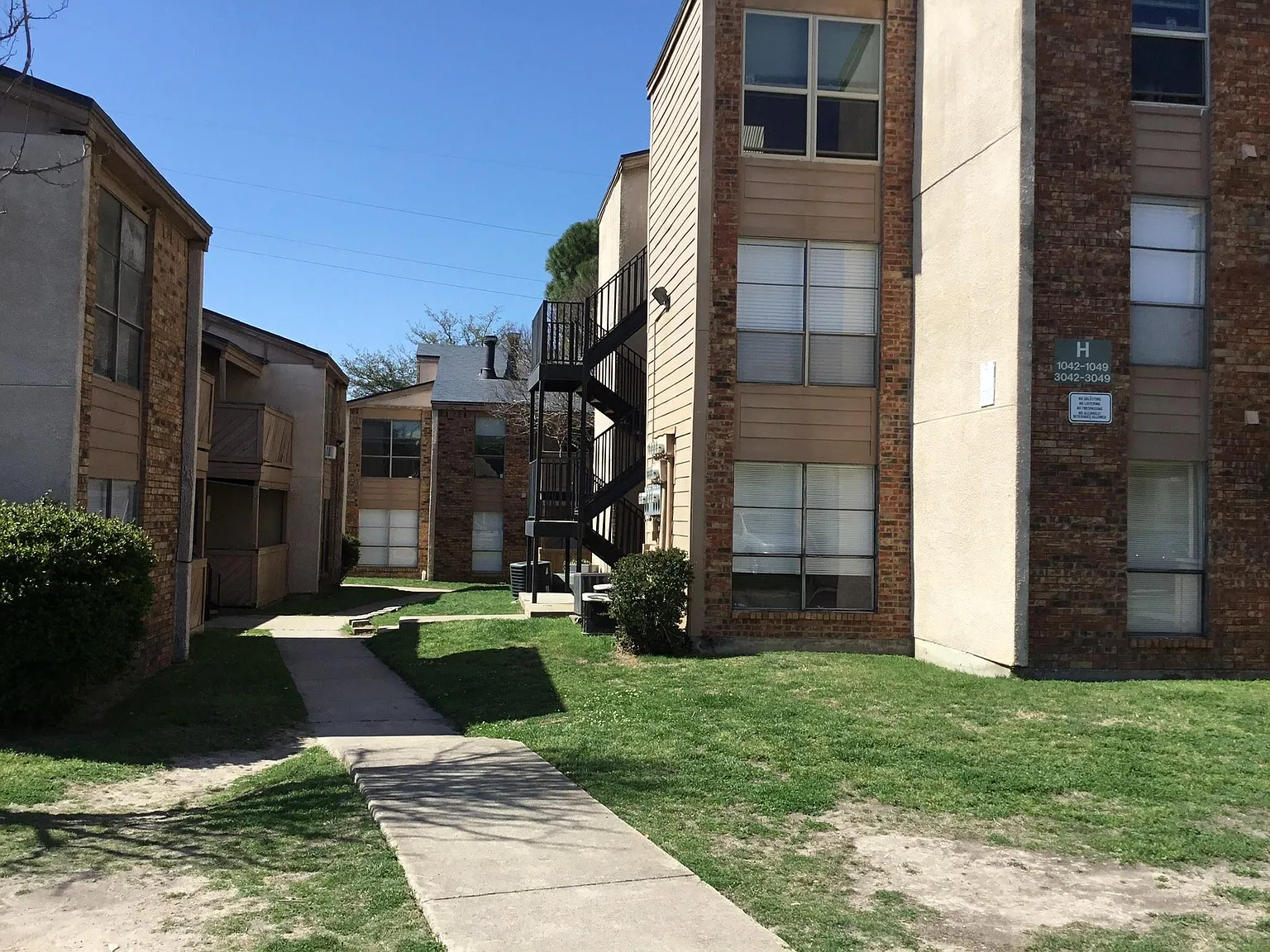 2 bed, 723 sqft, $1,180 — Photo 3