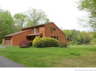 125 Lakeshore Dr, New Hartford, CT 06057