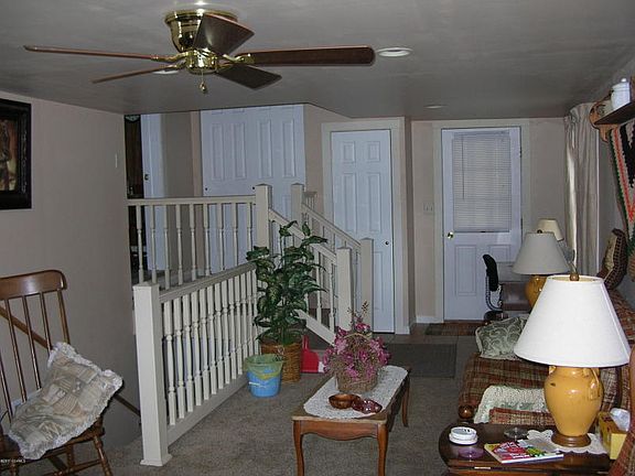 STEPS DOWN TO BASEMENT