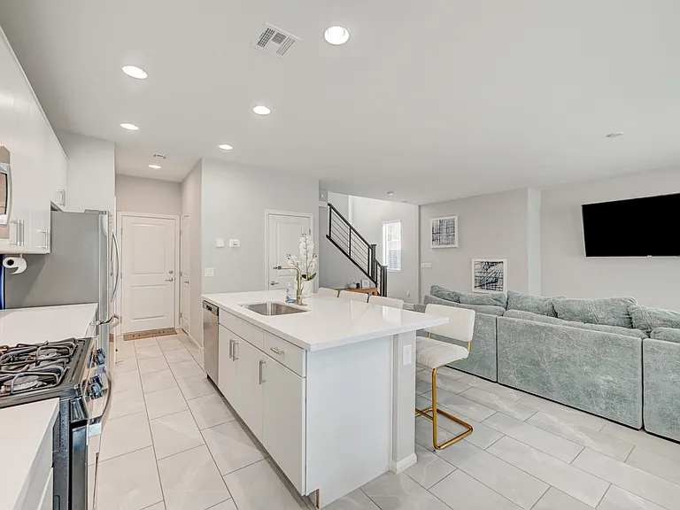 5549 Bonita Park Ct — Photo 7