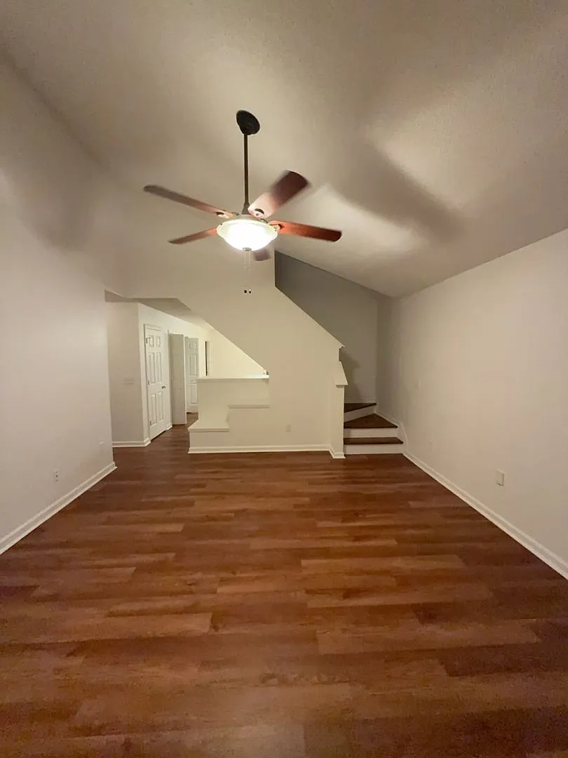 212 Aderley Oak Loop — Photo 3
