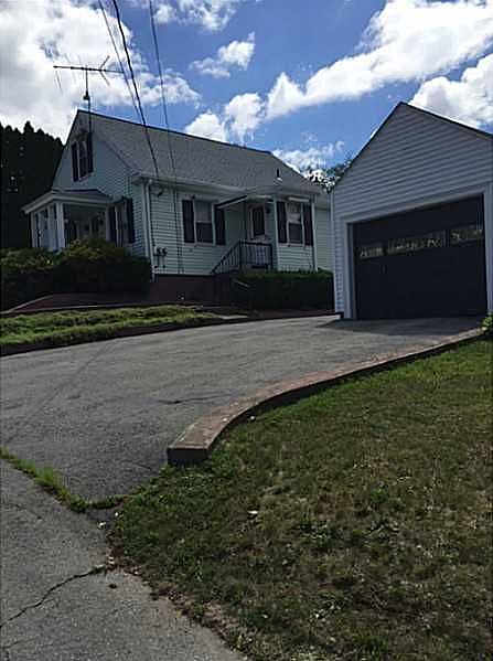 2nd image of 24 Camp St