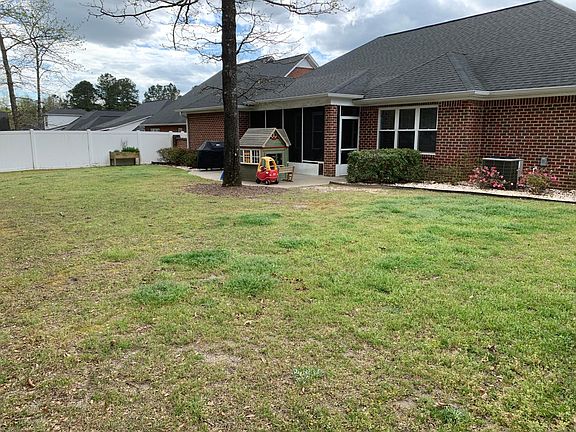 Big backyard with Patio and Screened-in Porch