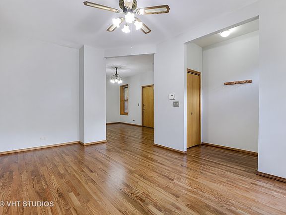 3rd image of 1003 N Winchester Ave