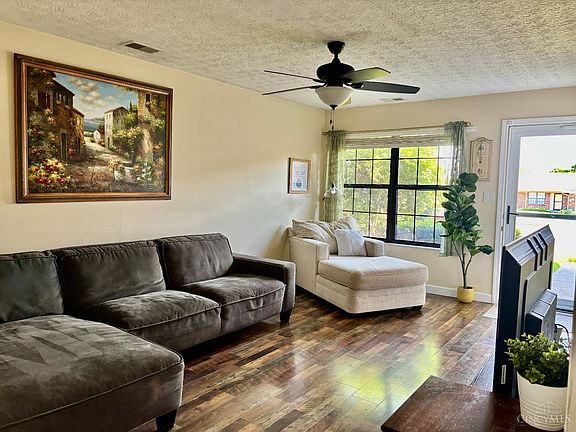 3rd image of 4213 Mallard Ct