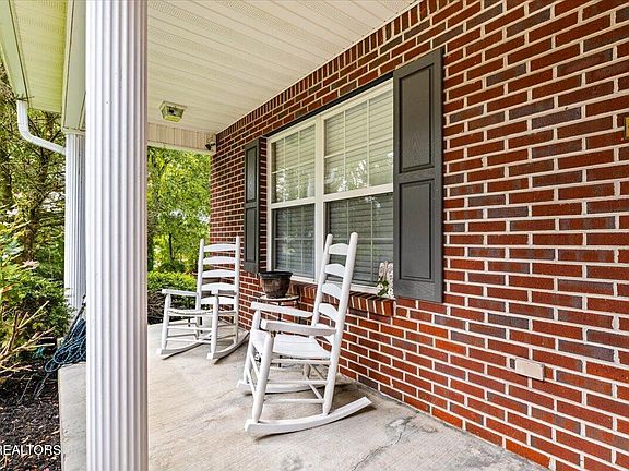 4th image of 165 Elizabethton Way