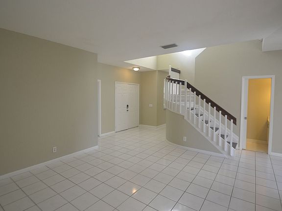 3rd image of 108 W Bayridge Dr