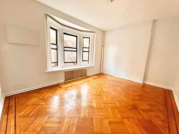 2nd image of 390 E 21st St APT 3A