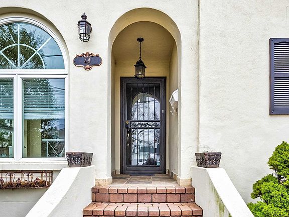 3rd image of 48 Beverly Pl