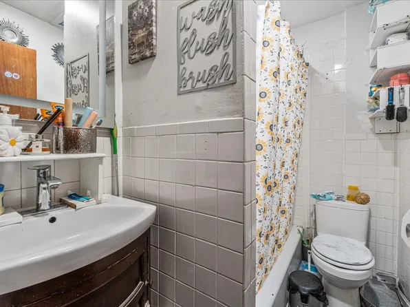 120-03 Rockaway Boulevard image 13 of 20