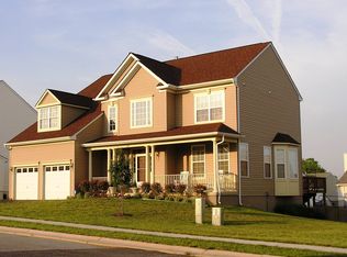 35 Featherstone Dr, Charles Town, WV 25414