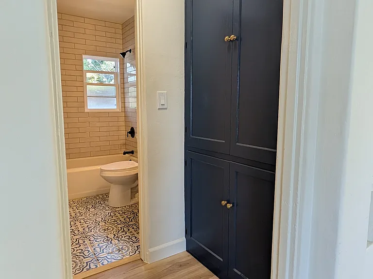2216 E St — Photo 14