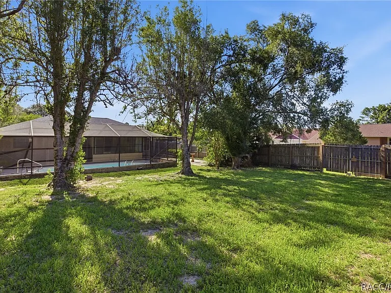 3632 N Honeylocust Dr — Photo 25