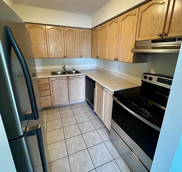 1160 Lauzon Rd #401 — Photo 6