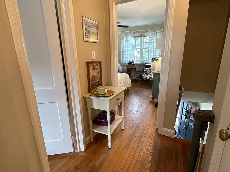49 E Rosemont Ave — Photo 25