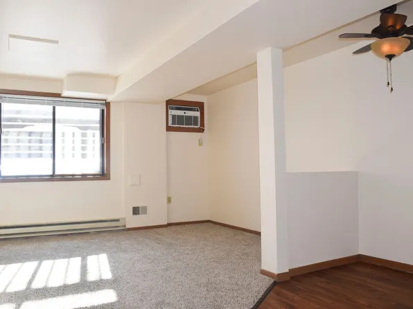 Executive House, 1204 N 5th St APT 100, Sheboygan, WI 53081