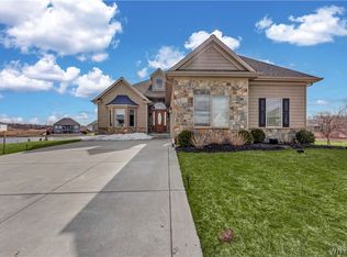 5473 E Firefly Ct, Clarence, NY 14031