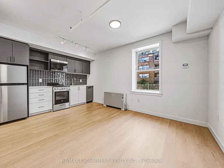 325 James St S #206 — Photo 2