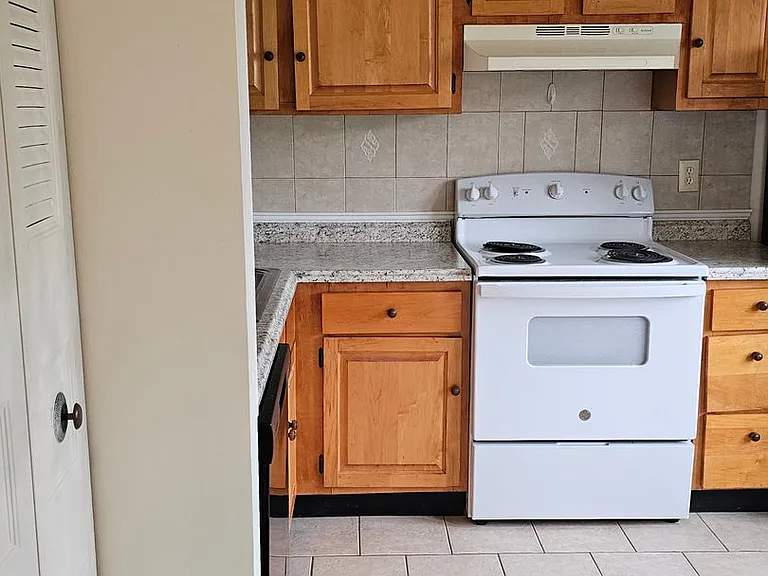 1337 Vanasse Ct — Photo 3