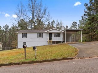 8935 Ochil Ln, Winston, GA